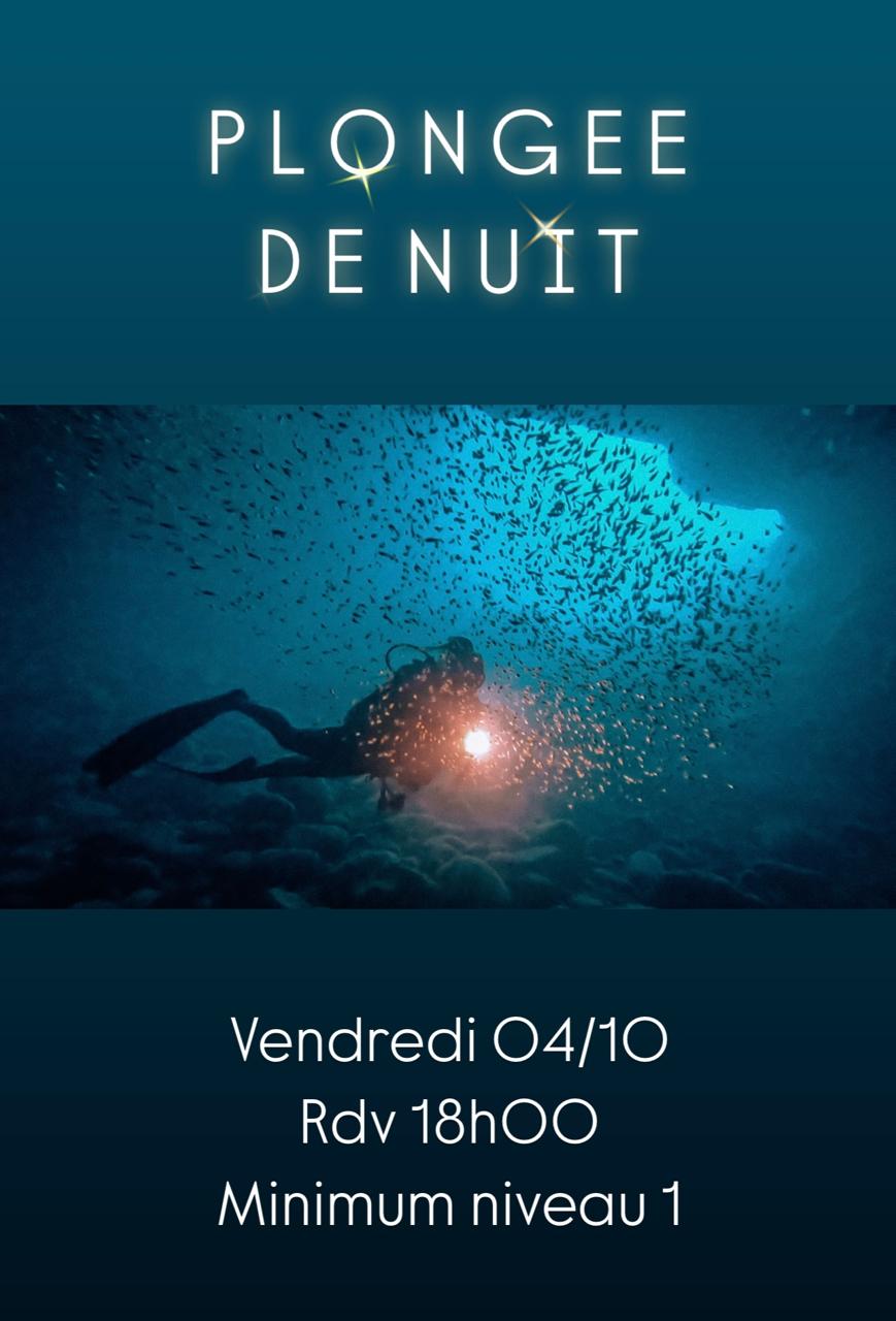 Plongeur de nuit avec lampe, entouré de poissons, texte d'événement en surimpression.